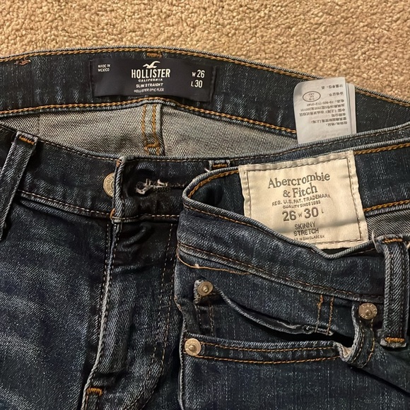 2 pair of 26x30 men’s jeans - Picture 3 of 3